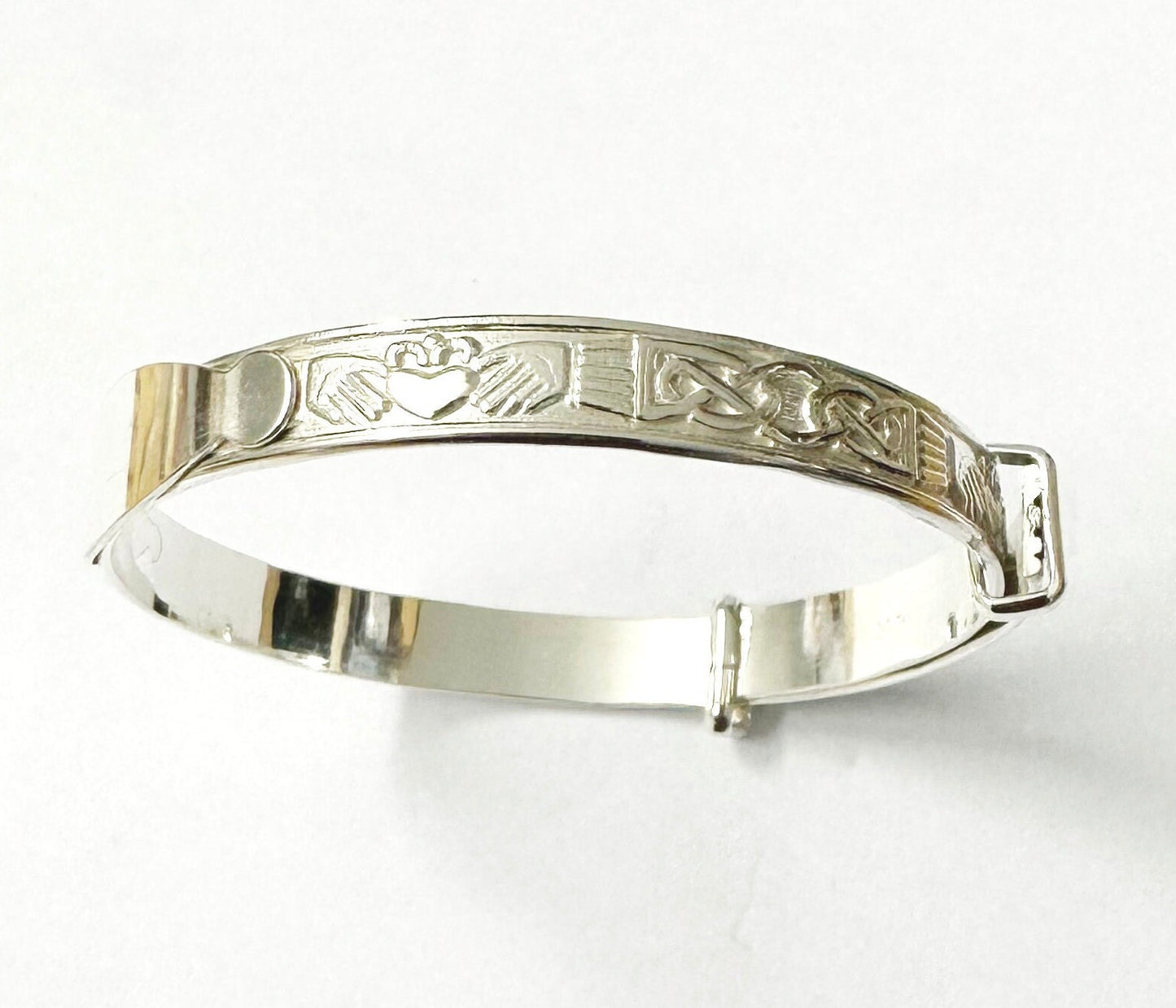 Kids Claddagh Expandable Bangle With Engravable Disc