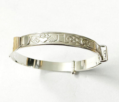 Kids Claddagh Expandable Bangle With Engravable Disc