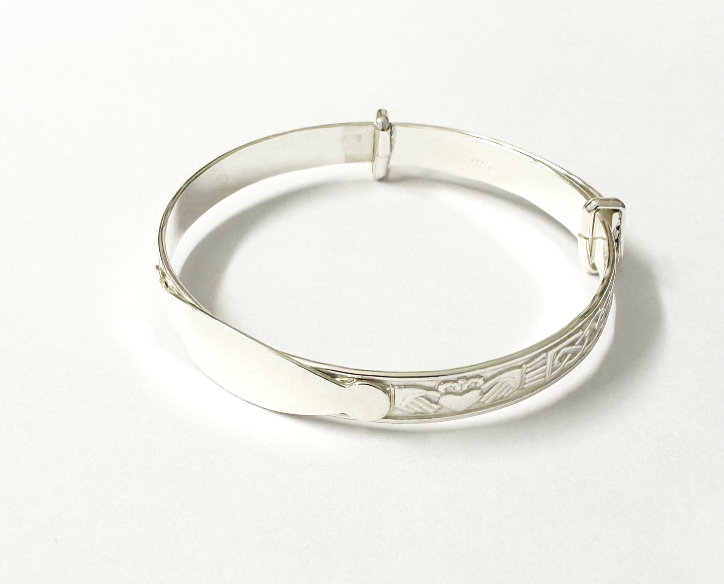 Kids Claddagh Expandable Bangle With Engravable Disc