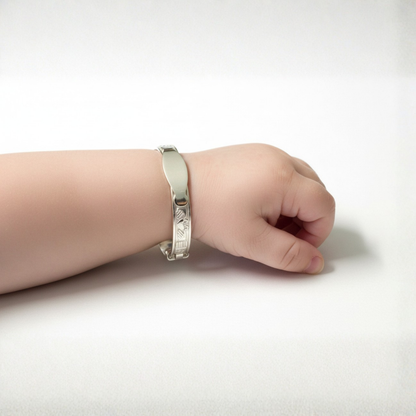 Kids Claddagh Expandable Bangle With Engravable Disc